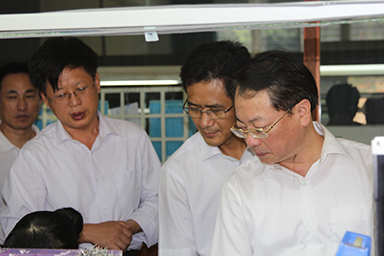 福建省紀(jì)委副書記、監(jiān)察廳廳長陳善光一行視察虹潤公司