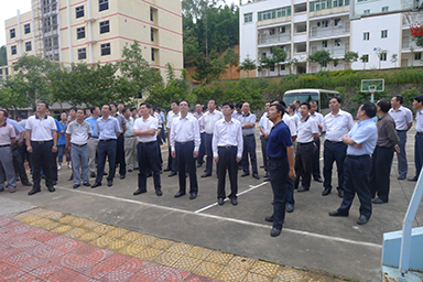南平市市委書記裴金佳、市長林寶金率市委市政府全部領(lǐng)導(dǎo)及各市縣主要領(lǐng)導(dǎo)一行蒞臨我公司視察指導(dǎo)