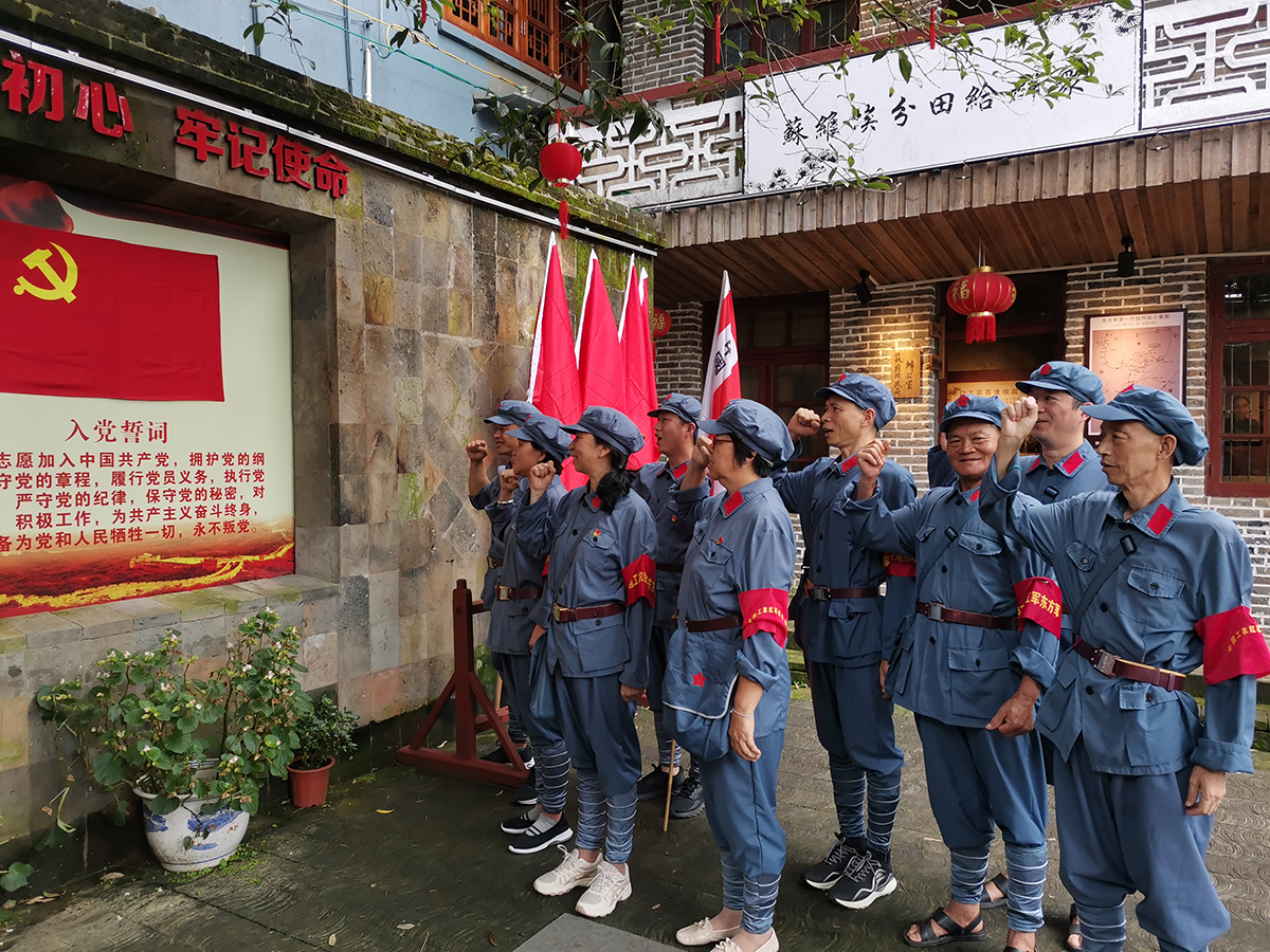 虹潤(rùn)公司黨支部組織開(kāi)展“尋找紅色足跡，牢記初心使命”主題黨日活動(dòng)