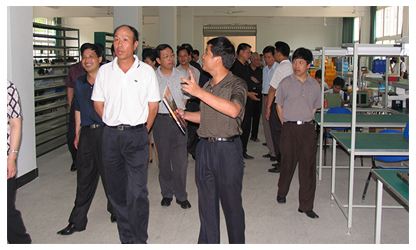 福建省委常委、政法委書記徐謙一行視察虹潤(rùn)公司