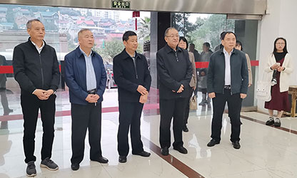 福建省政協(xié)副主席、省工商聯(lián)主席王光遠一行視察虹潤公司